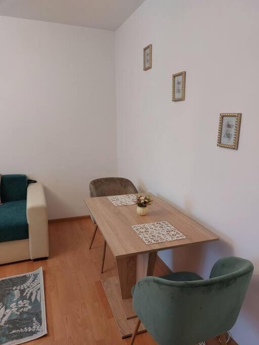 Garsoniera Centrala Renovata Βουκουρέστι Εξωτερικό φωτογραφία